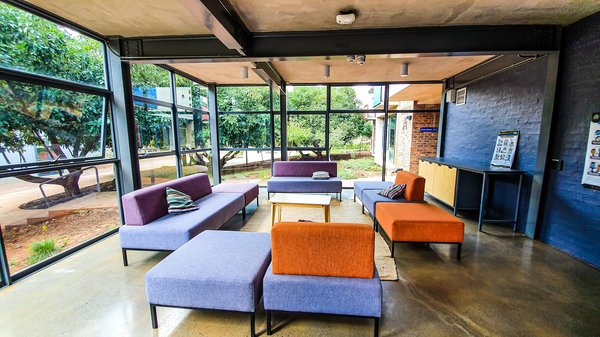 Plaid pour canapé d'angle : style et confort assurés